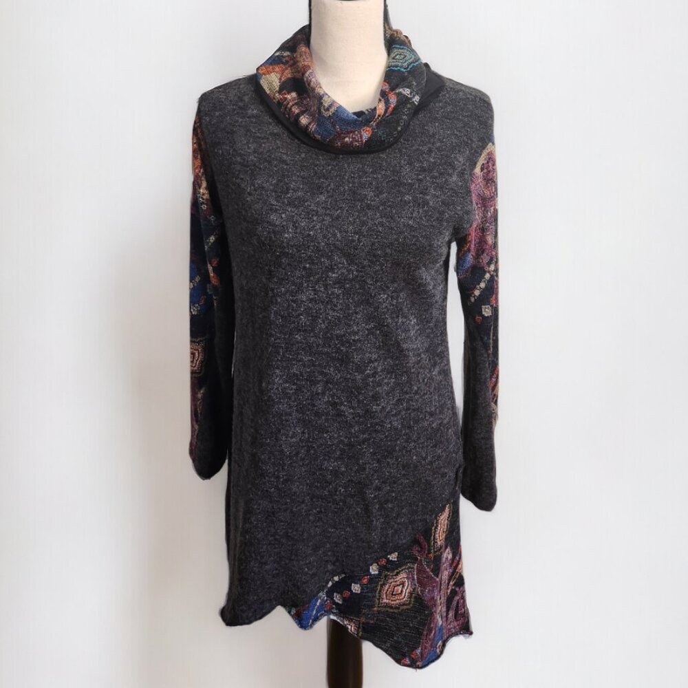 Yak & Yeti - Bohemian Contrast Pattern Sleeve Wrap Knit Tunic